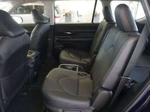 Used 2024 Toyota Grand Highlander Platinum image 23