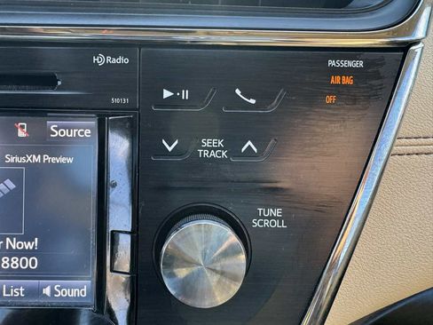 Used 2016 Toyota Avalon Limited w/ Toyota Safety Sense Package image 18