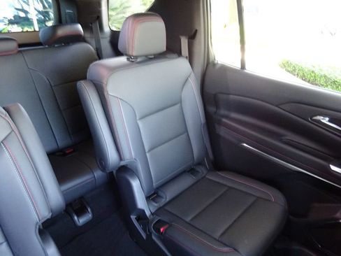 New 2026 Chevrolet Traverse Z71 w/ Enhanced Driving Package AWD/4WD image 16