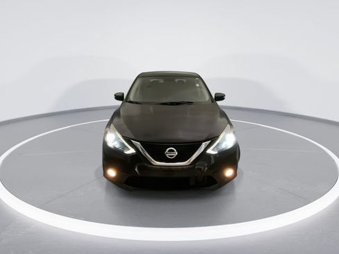 Used 2019 Nissan Sentra SR FWD image 9