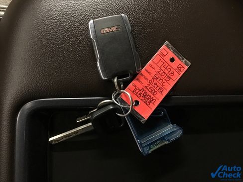 Used 2015 GMC Sierra 2500 SLT w/ Suspension Package, Off-Road image 59