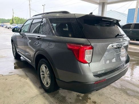 Used 2024 Ford Explorer XLT RWD image 11