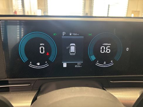 Used 2025 Hyundai Kona SEL FWD image 3