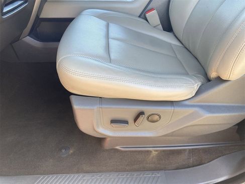 Used 2021 Ford Expedition XLT image 17