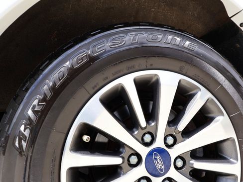 Used 2017 Ford Expedition XLT RWD image 29