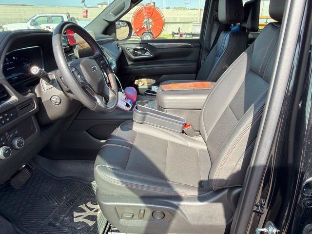 Used 2023 Chevrolet Suburban RST w/ Luxury Package AWD/4WD image 7