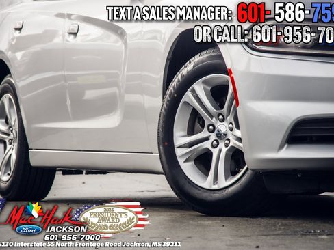 Used 2023 Dodge Charger SXT image 2