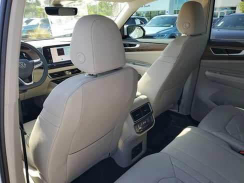 New 2026 Volkswagen Atlas SE FWD image 10