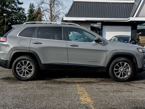 Used 2020 Jeep Cherokee Latitude Plus image 19