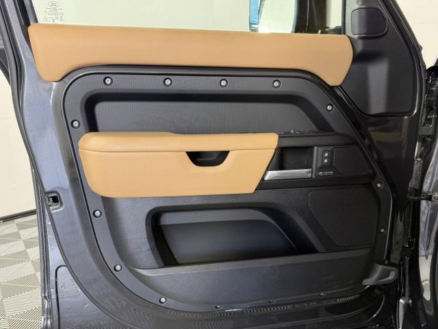 New 2026 Land Rover Defender 130 V8 AWD/4WD image 24