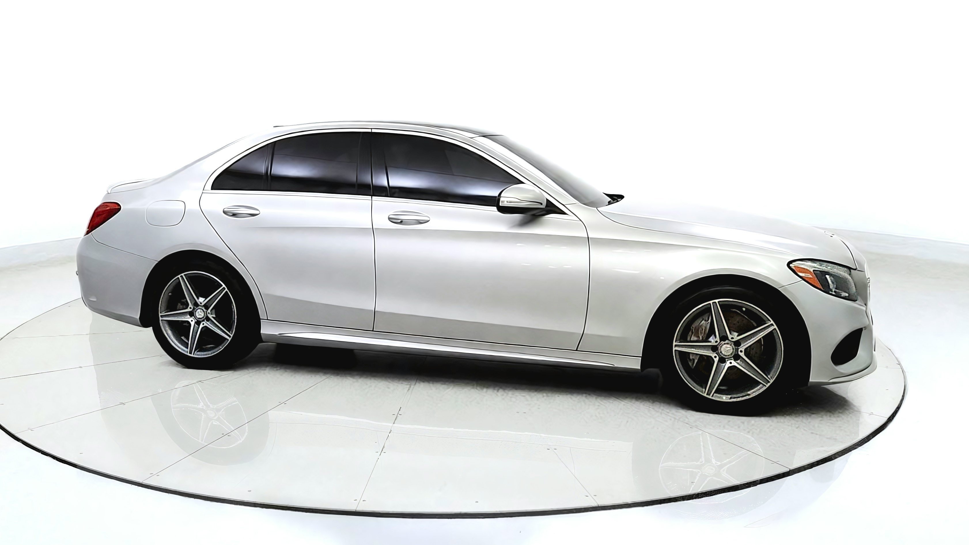 Used 2015 Mercedes-Benz C 300 Sedan image 8