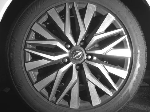 Used 2025 Nissan Altima 2.5 SV image 14