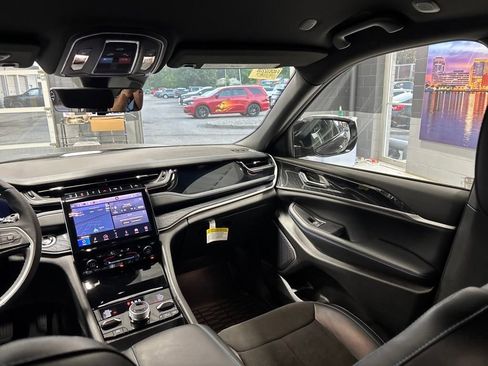 New 2024 Jeep Grand Cherokee Trailhawk w/ Advanced Protech Group II image 14