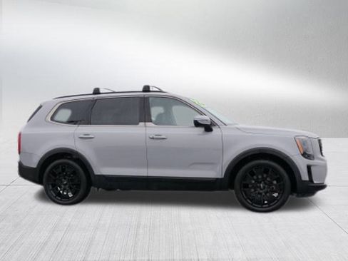 Used 2022 Kia Telluride EX w/ EX Premium Package image 2