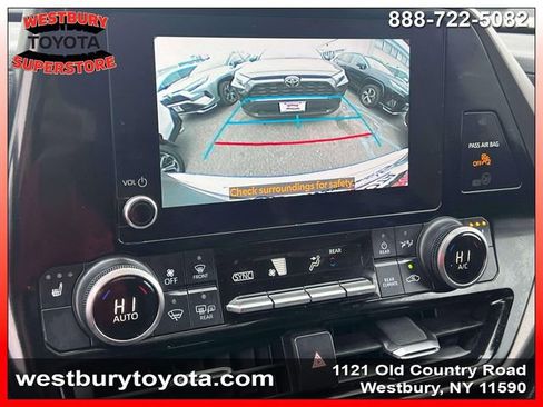 Used 2023 Toyota Highlander XLE image 36