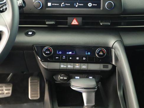 Used 2025 Hyundai Elantra Sport image 20