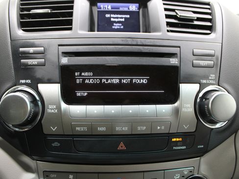 Used 2012 Toyota Highlander SE image 17