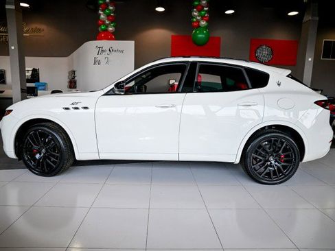 Used 2022 Maserati Levante GT image 8