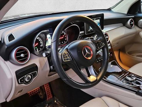 Used 2018 Mercedes-Benz GLC 300 image 10