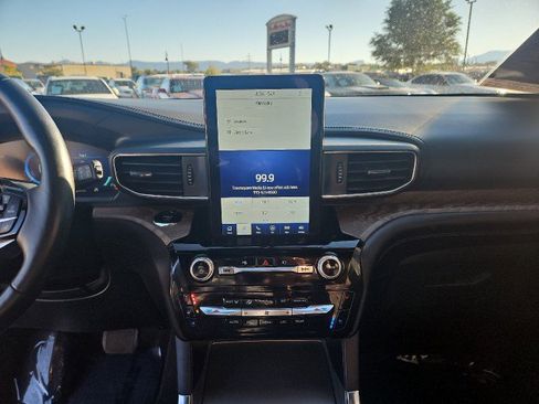 Used 2022 Ford Explorer Platinum w/ Equipment Group 601A image 18