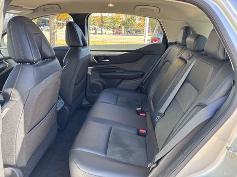 Used 2023 Nissan Ariya AWD image 27