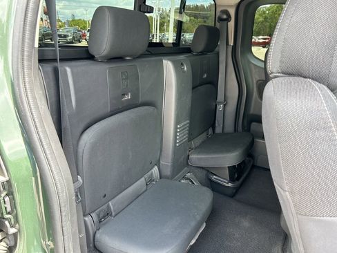 Used 2024 Nissan Frontier SV w/ SV Convenience Package RWD image 47