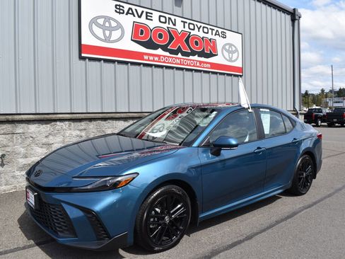 Certified 2025 Toyota Camry SE w/ Convenience Package AWD/4WD image 1