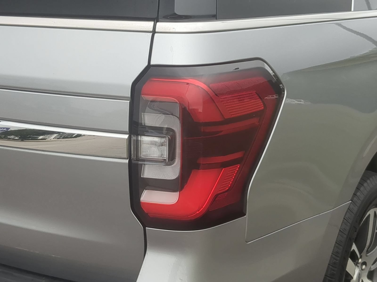 Used 2024 Ford Expedition Limited RWD image 34