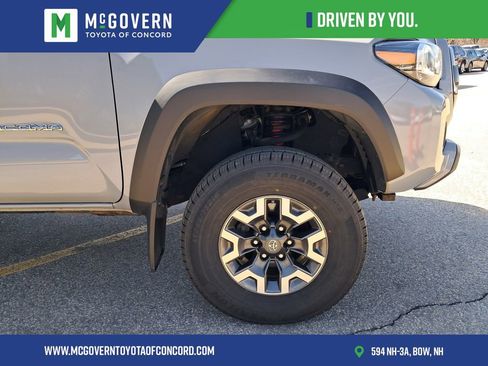 Used 2021 Toyota Tacoma TRD Off-Road w/ TRD Premium Off Road Package AWD/4WD image 9