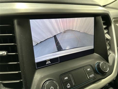 Used 2023 GMC Acadia SLT w/ Preferred Package image 13