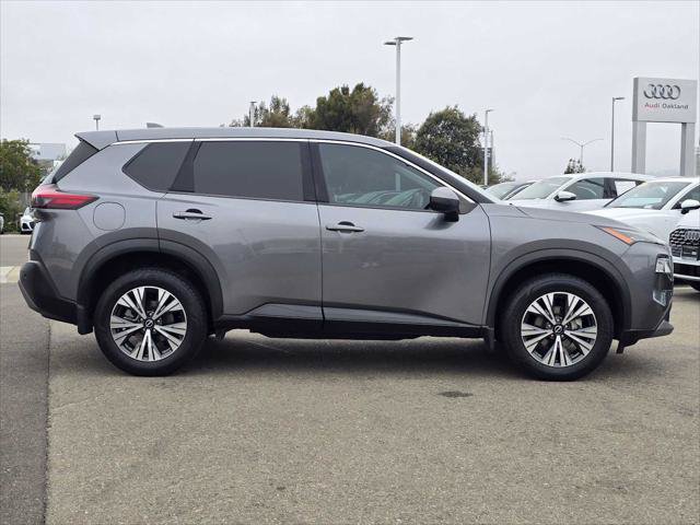 Used 2022 Nissan Rogue SV FWD image 2