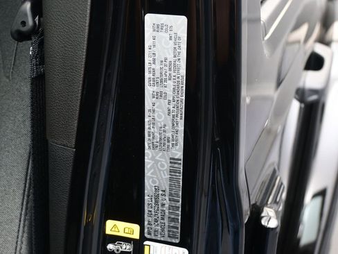 New 2025 Jeep Wrangler Unlimited Rubicon w/ Technology Group image 33