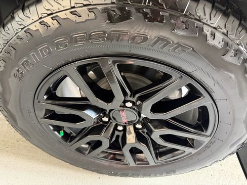 Used 2021 GMC Sierra 1500 Elevation w/ Preferred Package image 11