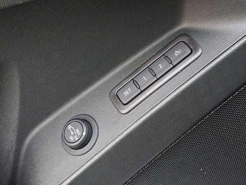 Used 2022 Chevrolet Equinox Premier image 28