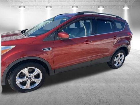 Used 2015 Ford Escape SE w/ Equipment Group 201A image 8