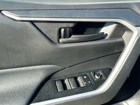 Used 2023 Toyota RAV4 LE image 21