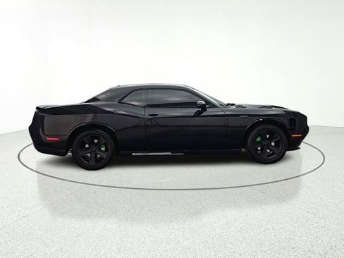 Used 2015 Dodge Challenger SXT RWD image 7