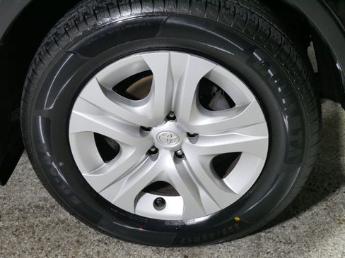 Used 2014 Toyota RAV4 LE AWD/4WD image 15