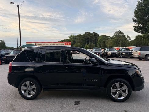 Used 2014 Jeep Compass Latitude FWD image 8