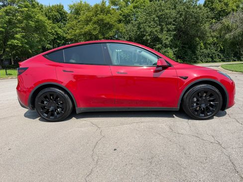 Used 2022 Tesla Model Y Long Range AWD/4WD image 5