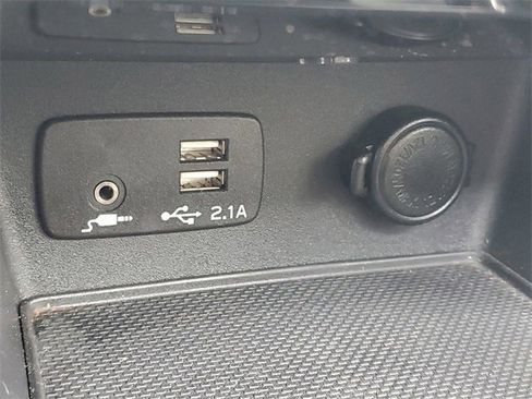 Certified 2023 Subaru Forester Limited image 31