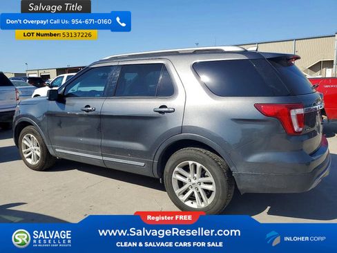 Used 2017 Ford Explorer XLT FWD image 3