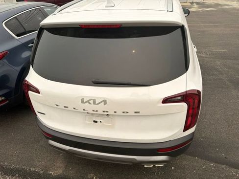 Used 2022 Kia Telluride S AWD/4WD image 5