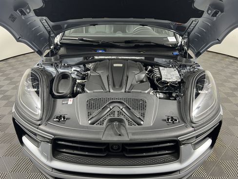 Certified 2026 Porsche Macan S AWD/4WD image 22