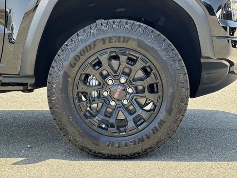 New 2026 GMC Canyon Elevation RWD image 30