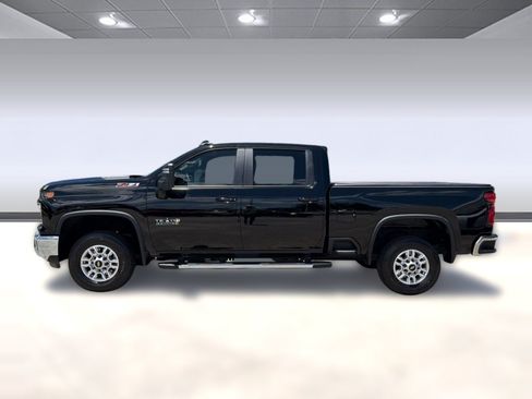 Used 2026 Chevrolet Silverado 2500 LT w/ Texas Edition AWD/4WD image 2