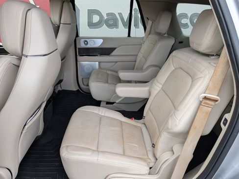 Used 2021 Lincoln Navigator Reserve w/ Luxury Package image 20