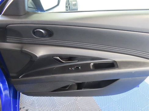 Used 2025 Hyundai Elantra Sport FWD image 30