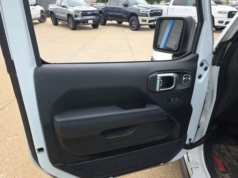 Used 2023 Jeep Wrangler Unlimited Rubicon 4xe w/ Cold Weather Group AWD/4WD image 16