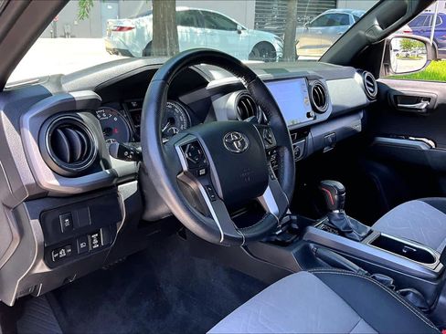 Used 2022 Toyota Tacoma TRD Off-Road AWD/4WD image 16